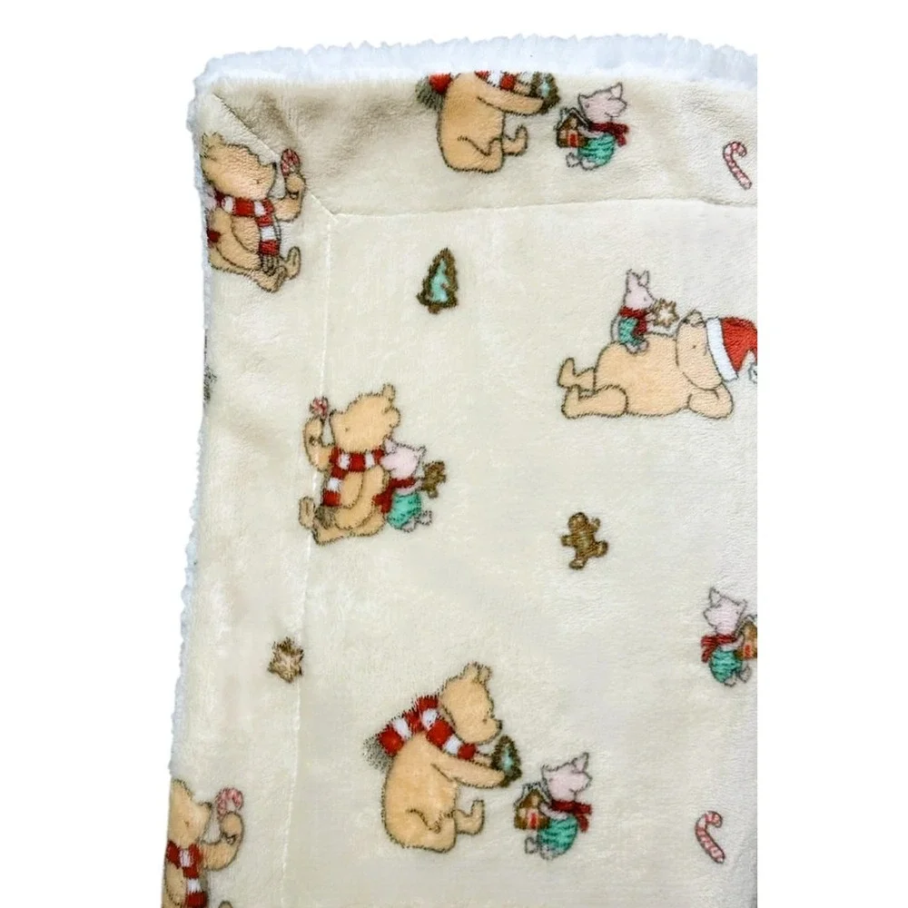Pooh-Bear-Collection Winnie the Pooh Baby Blanket & Rattle Christmas Gift Set